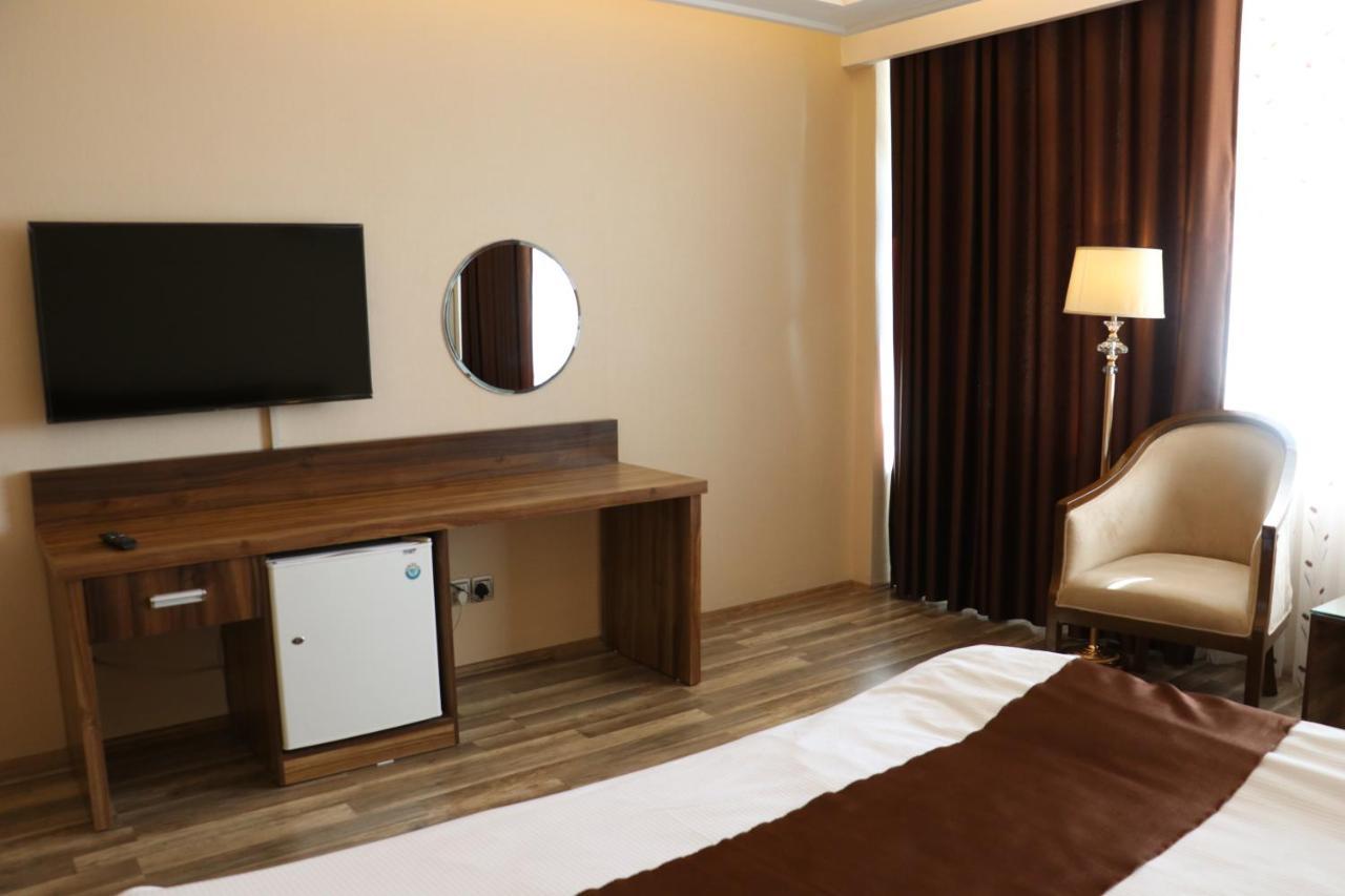 Resort & Hotel Intercontinental Kabul Buitenkant foto